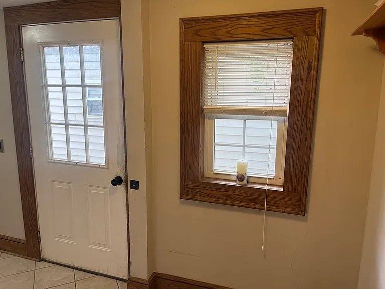 535 S Belmont Ave — Photo 11