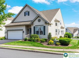 6635 Blue Heather Ct, Macungie, PA 18062