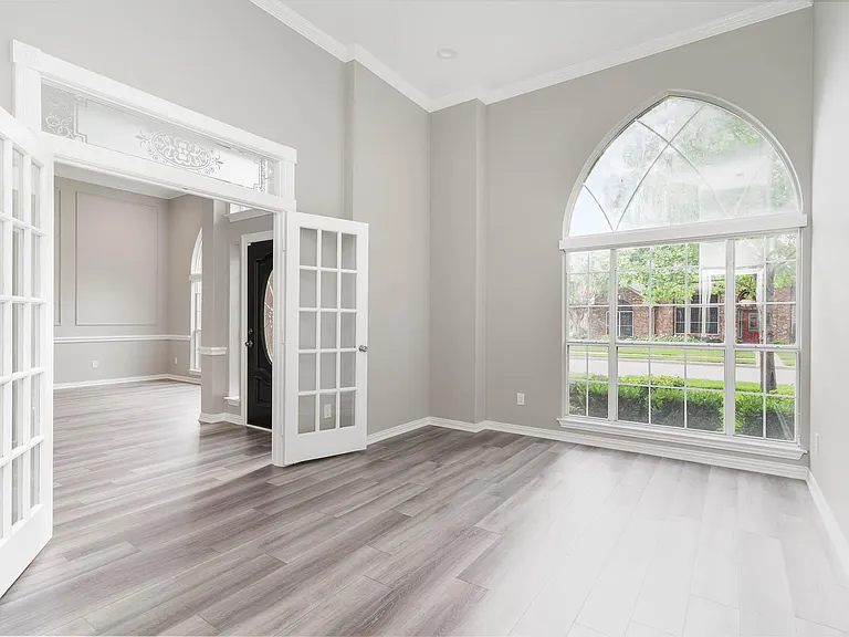 6009 Charleston Dr — Photo 12
