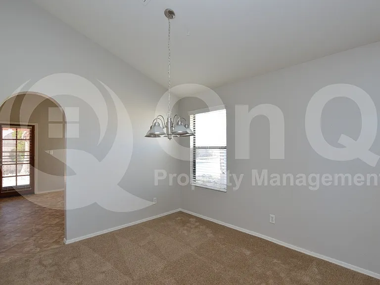 2808 E Nora St — Photo 11