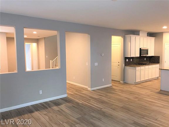 3rd image of 5964 Castell Canyonstreet