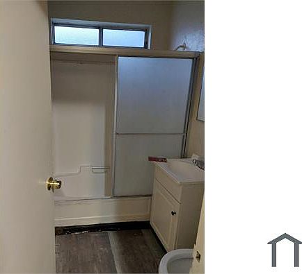 4th image of 1182 Sherwood Ave