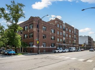 1453 W Irving Park Rd APT 305, Chicago, IL 60613