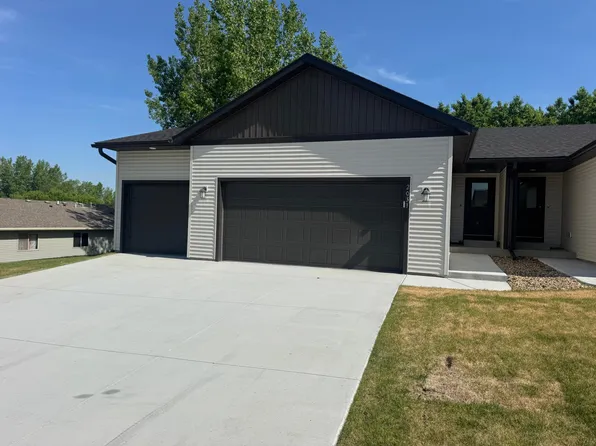 2031 E 20th St, Zumbrota, MN 55992