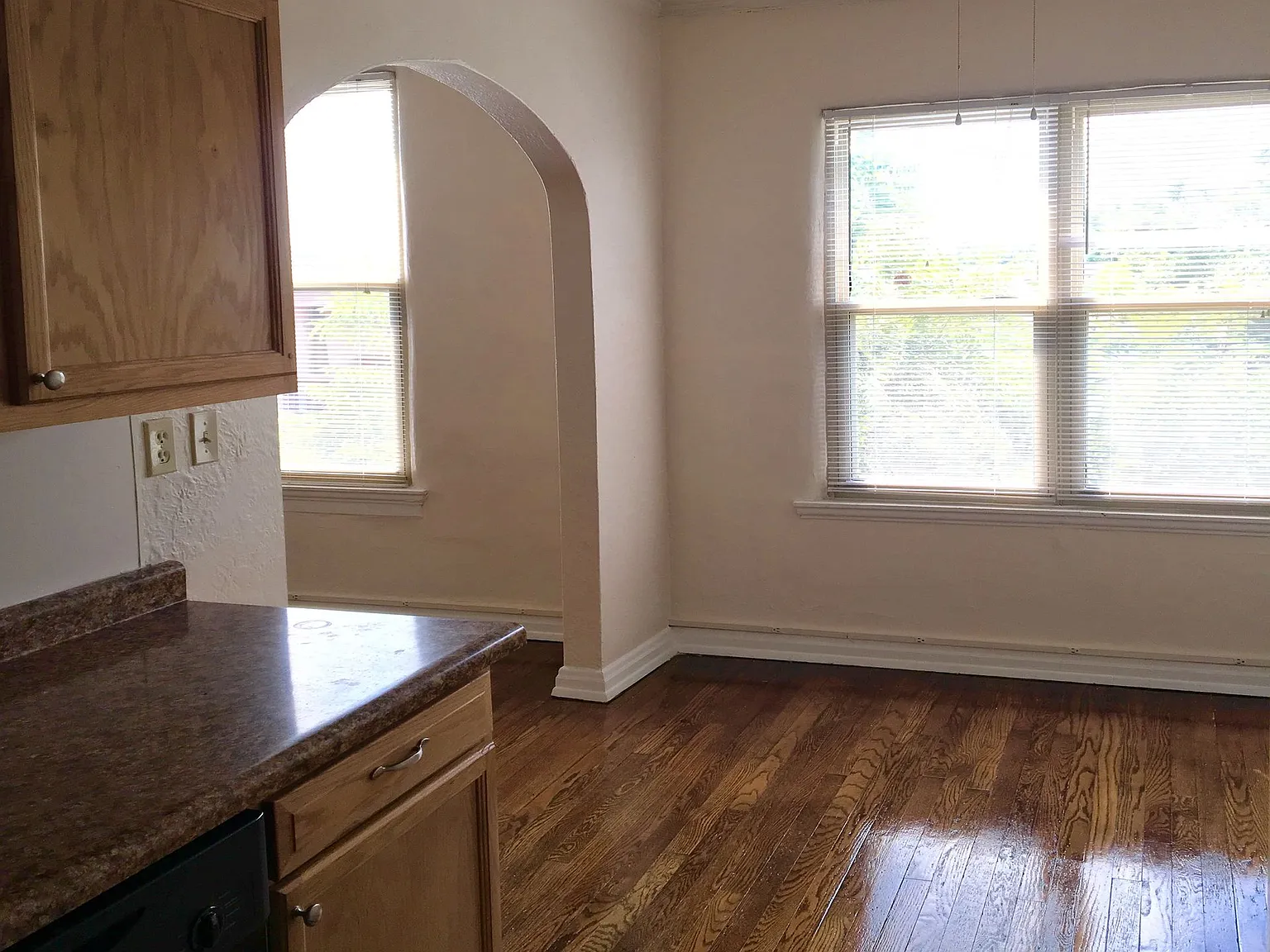 Barrington Apartments — Photo 4