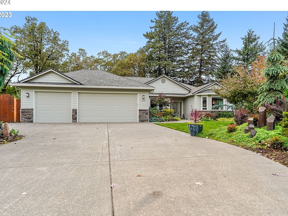 1st image of 1012 Lakeside Ct