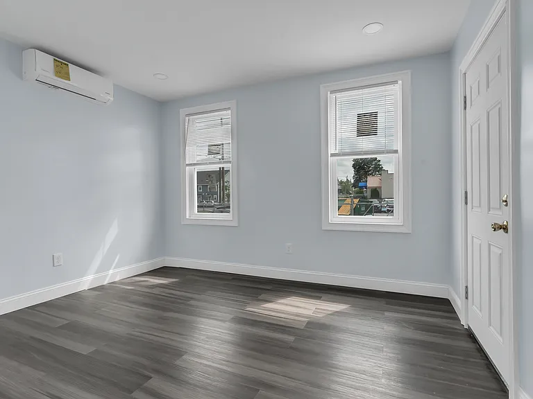 255 Pearl St #1 — Photo 9