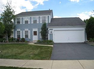 656 Paxton Pl, Carol Stream, IL 60188