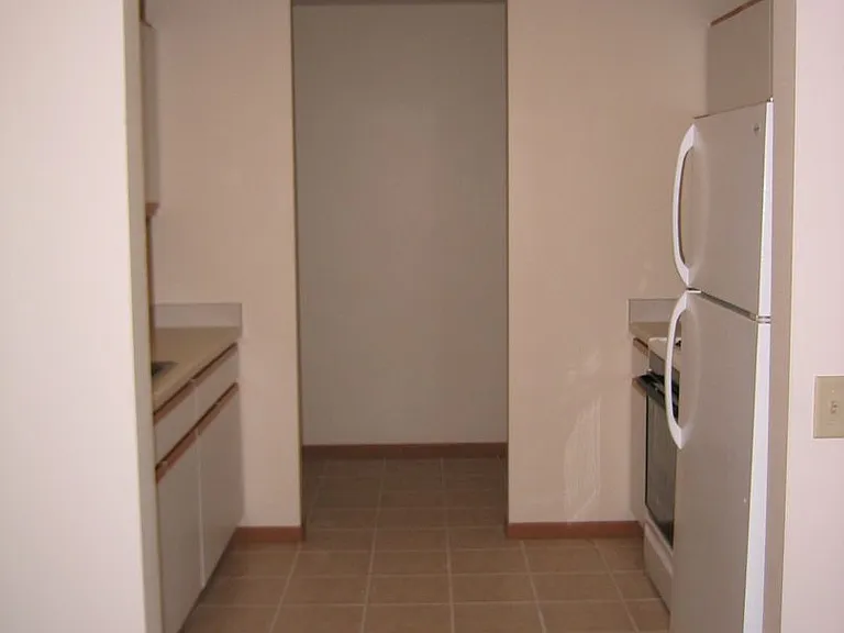Windsor Pond Apartments — Photo 24