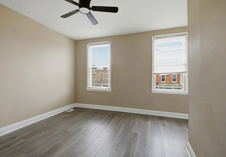 2728 E Chase St — Photo 7
