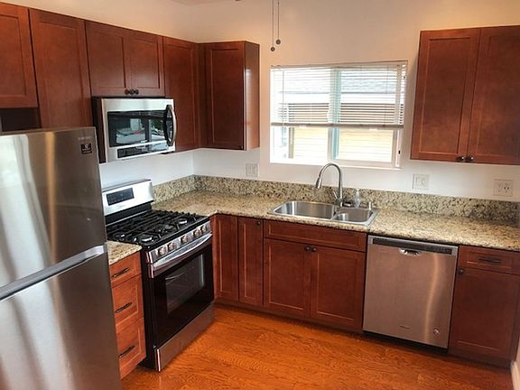 3rd image of 406 E 7th St #412-2