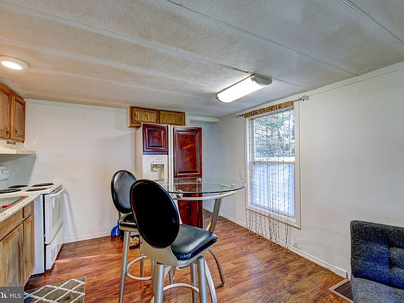 3rd image of 36116 Palace Ln