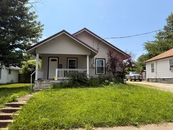 702 W 1st Street, Mountain Grove, MO 65711