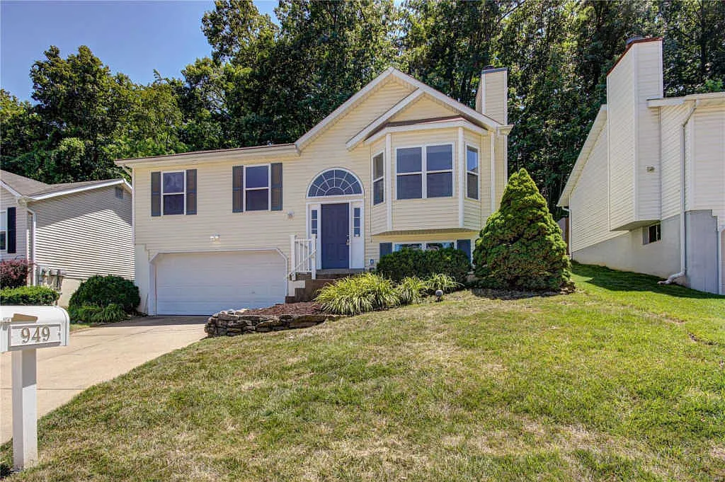 949 Wynstay Cir photo 1