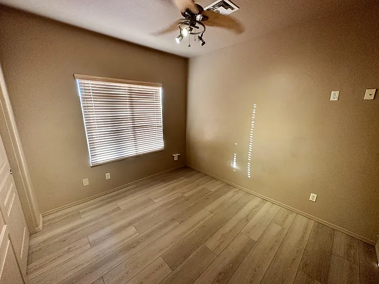 1026 W Euclid Ave — Photo 18