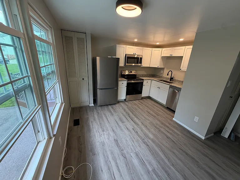 3094 Ridge Rd — Photo 4