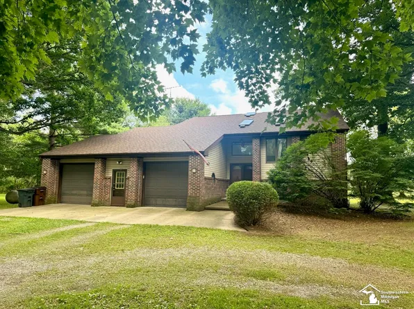 5711 Wells Rd, Petersburg, MI 49270