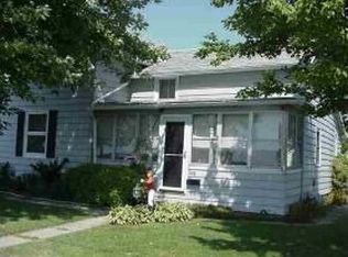 308 W Henry St, Atkinson, IL 61235