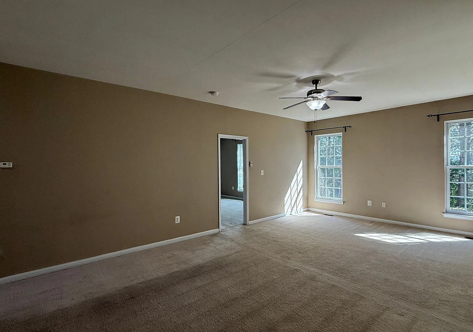 Beautiful Rambler in Somerset Ridge — Photo 3