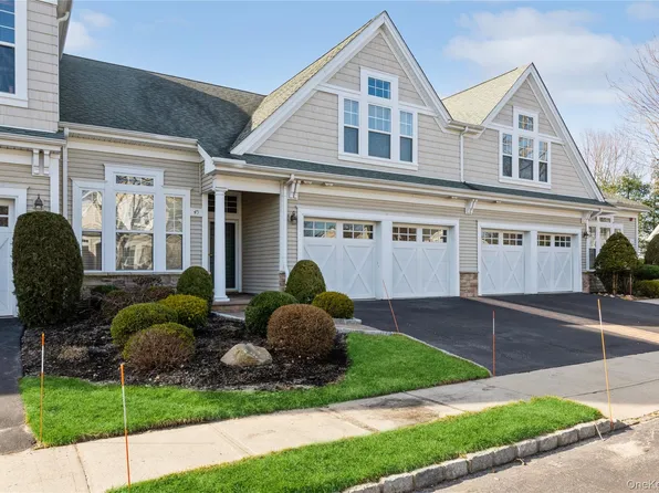45 Symphony Drive, Lake Grove, NY 11755