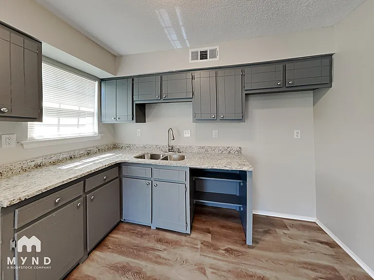 3763 Rainford Dr — Photo 4
