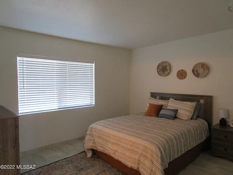 1627 E 13th St #1 — Photo 11