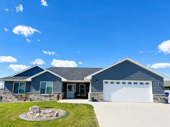 609 Pimlico Way, Epworth, IA 52045