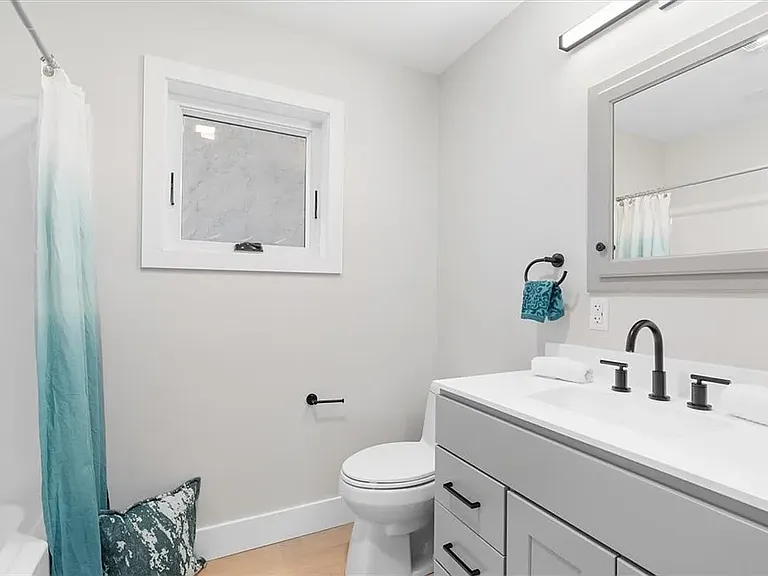 1213 Boyle St — Photo 23