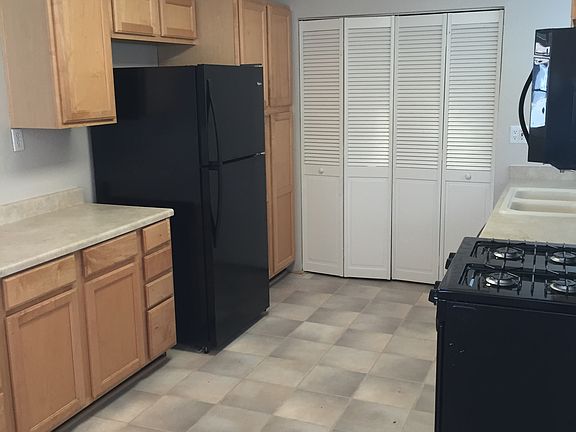5th image of 8964 Rosewood Dr