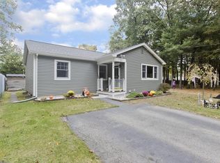 76 Paramount St, Springfield, MA 01104