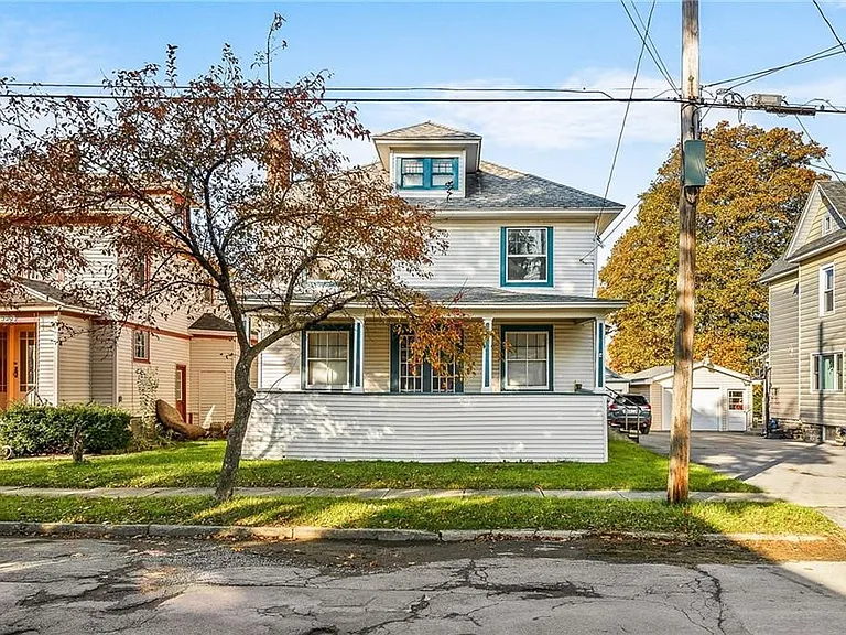 314 S Pleasant St — Photo 1