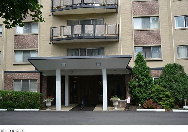 2nd image of 255 N Portage Path APT 513