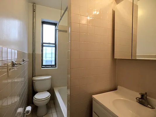 Rented by Bohemia Realty Group | media 7