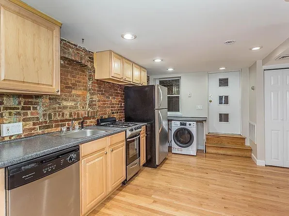 22 Irving St APT 1, Boston, MA 02114