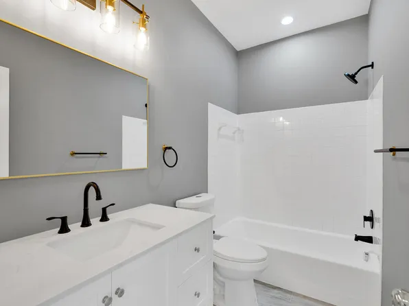 4196 Frost St, Marshall, VA 20115