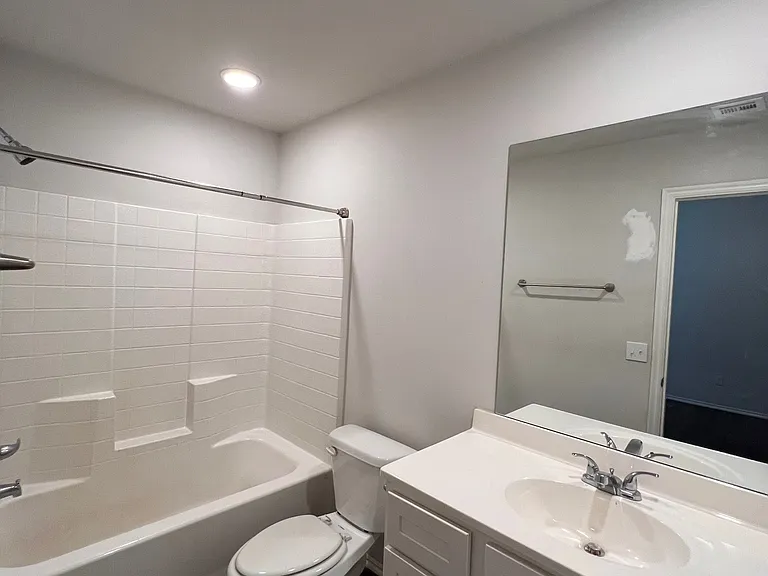 11608 SW 12th St — Photo 5