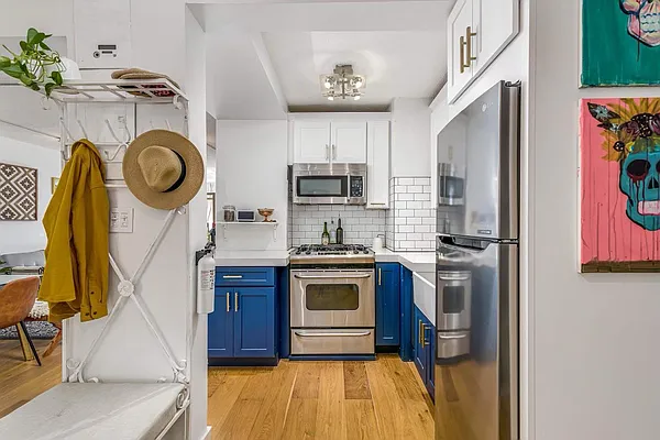 Rented by PocketBroker Inc | media 7