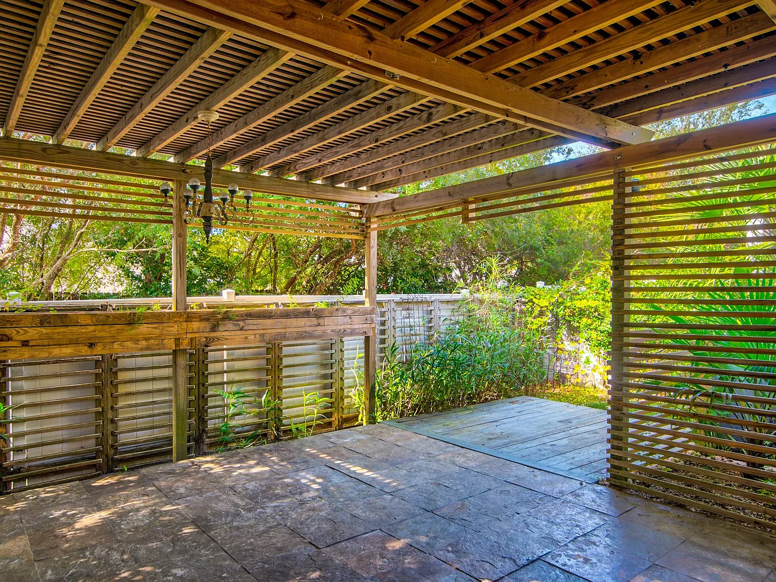3 bed, 2.5 bath, 1962 sqft, $2,650 — Photo 4