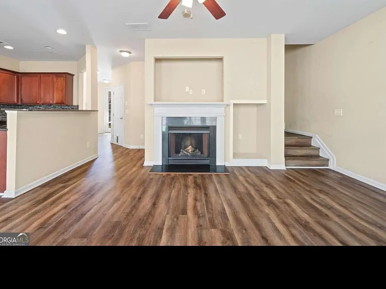 3323 Castleberry Village Cir — Photo 4