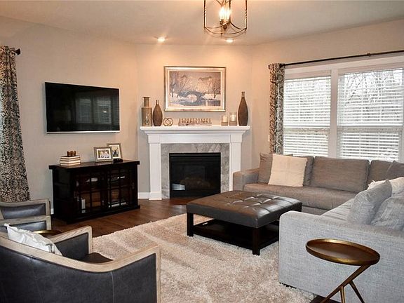 5th image of 7869 Alexandra Dr