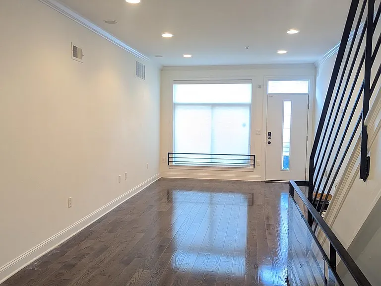 608 McKean St — Photo 11