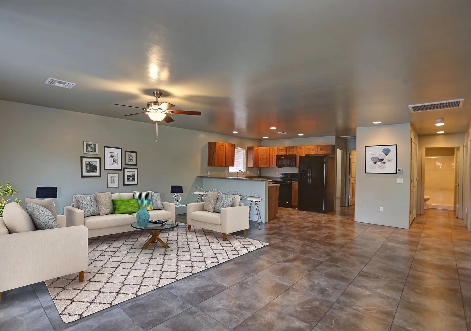 607 & 609 E. Elm St. — Photo 3