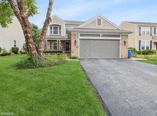 929 N Camden Ln, South Elgin, IL 60177