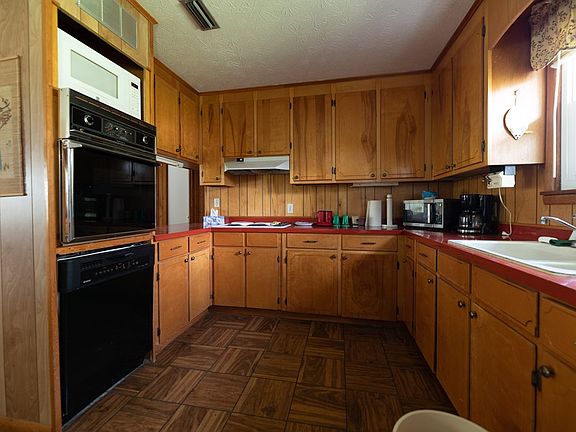 4th image of 8015 E Cypress Dr