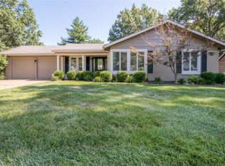 15333 Golden Rain Dr, Chesterfield, MO