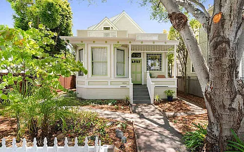 1934 Stuart St Photo 1