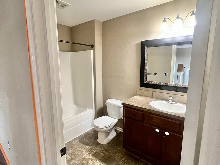604 Harland Dr — Photo 16