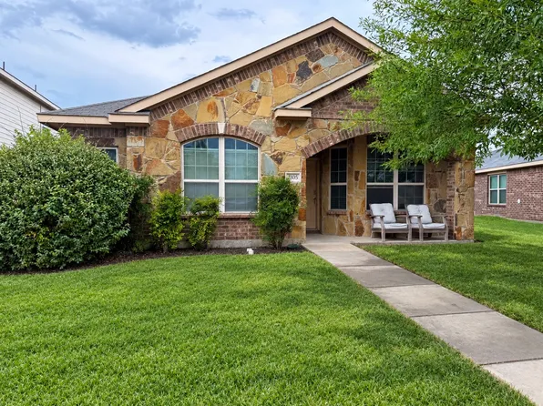 1805 Overlook Dr, Lancaster, TX 75146