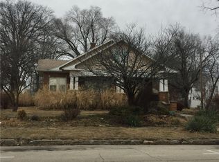 111 W 1st St, Eldon, MO 65026