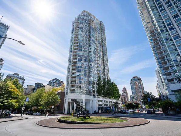 1201 Marinaside Cres #505, Vancouver, BC V6Z 2V2